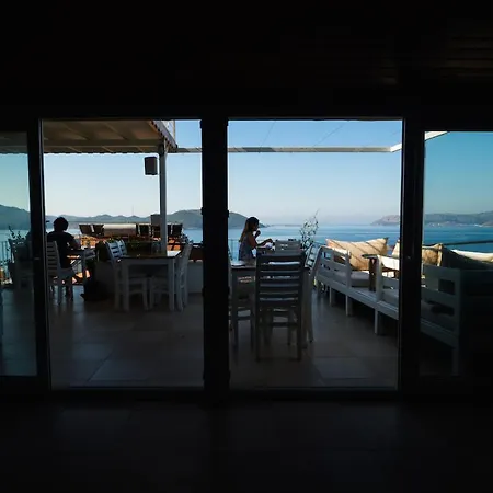 Hotel Hideaway 2*