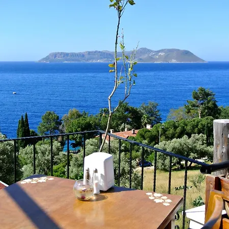 Hotel Hideaway 2*
